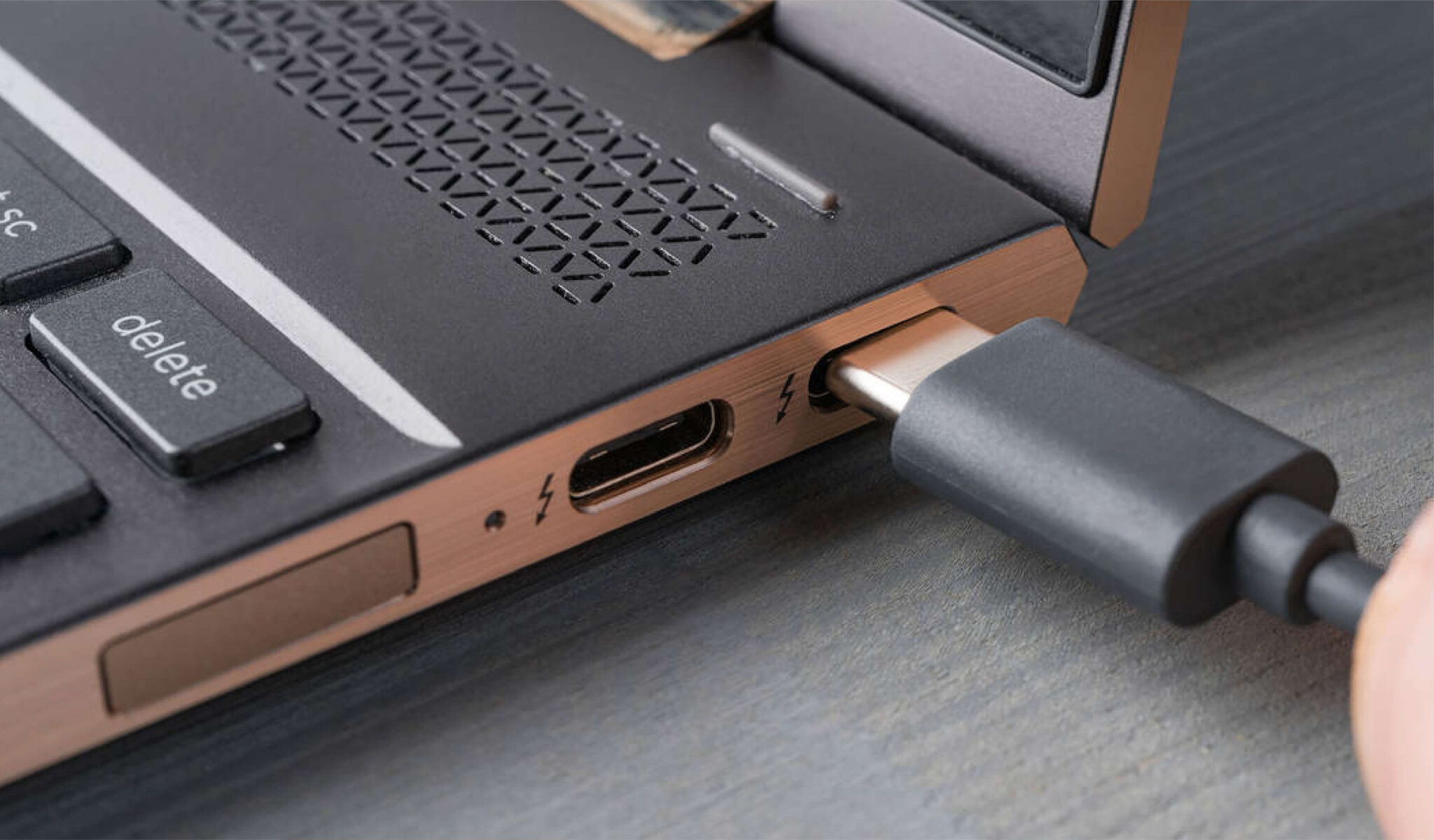 کابل و پورت تاندربولت - Thunderbolt - لاجی مگ 🌀