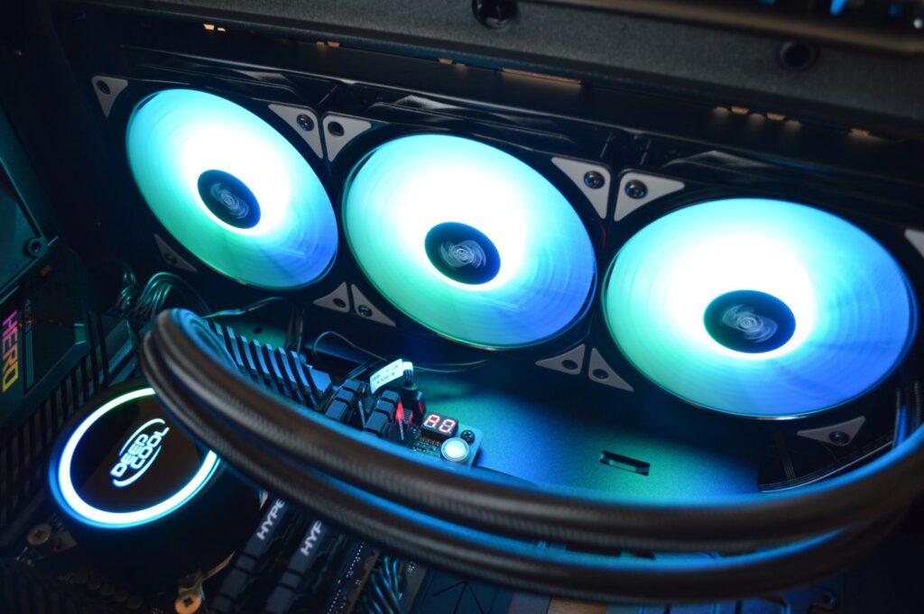 خنک کننده آبی دیپ کول  مدل GAMMAXX L360 به همراه نورپردازی RGB